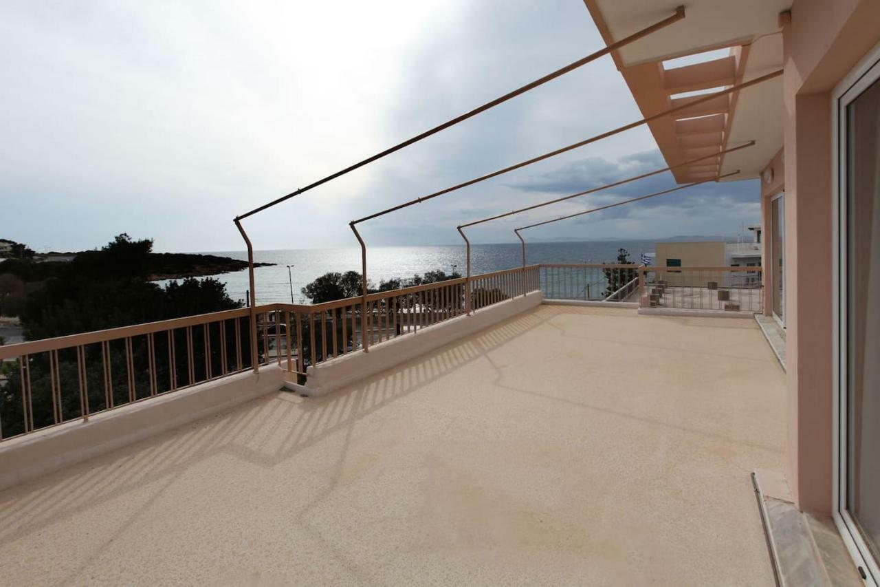 Seaside Renovated Top Floor Apartment Saronida Extérieur photo